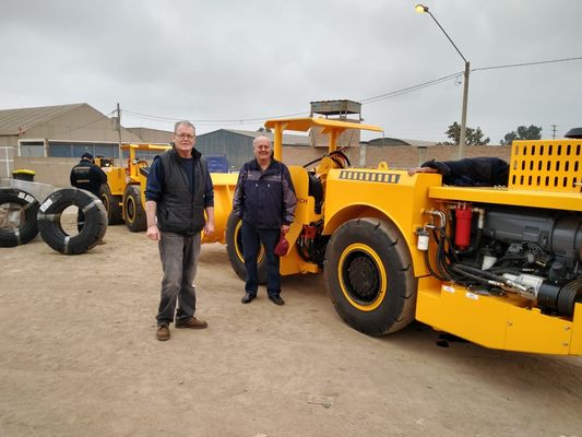 پمپ هیدرواستاتیک 1CBM بارگیری تخلیه ماشین ظرفیت 1m3 ظرفیت رنگ زرد